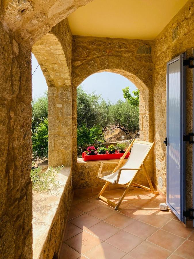 Orfea'S Place Riglia Exterior photo