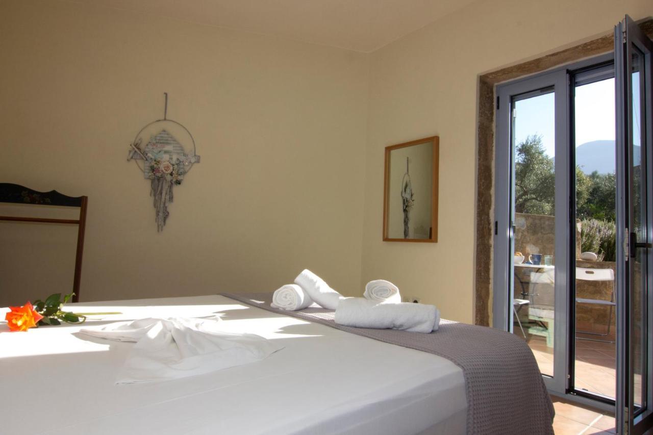 Orfea'S Place Riglia Exterior photo
