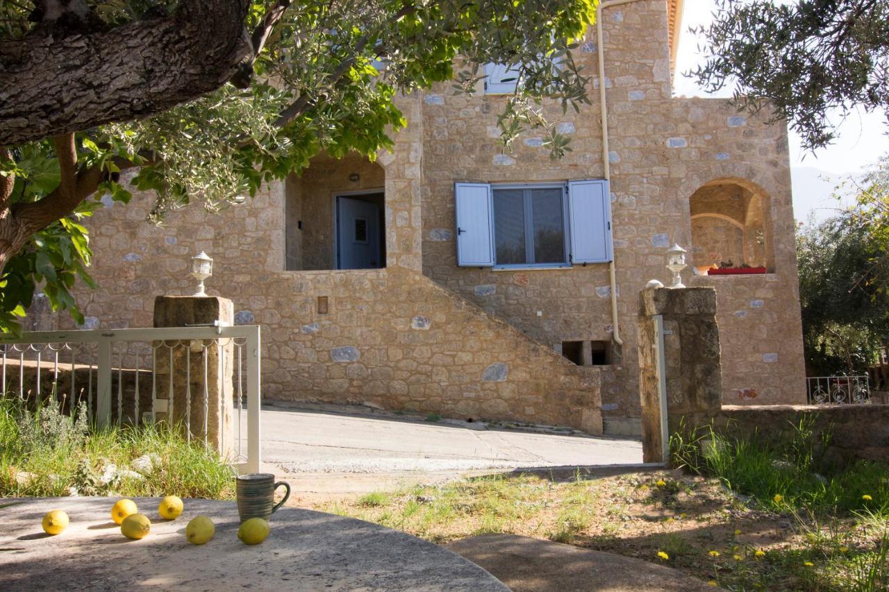 Orfea'S Place Riglia Exterior photo