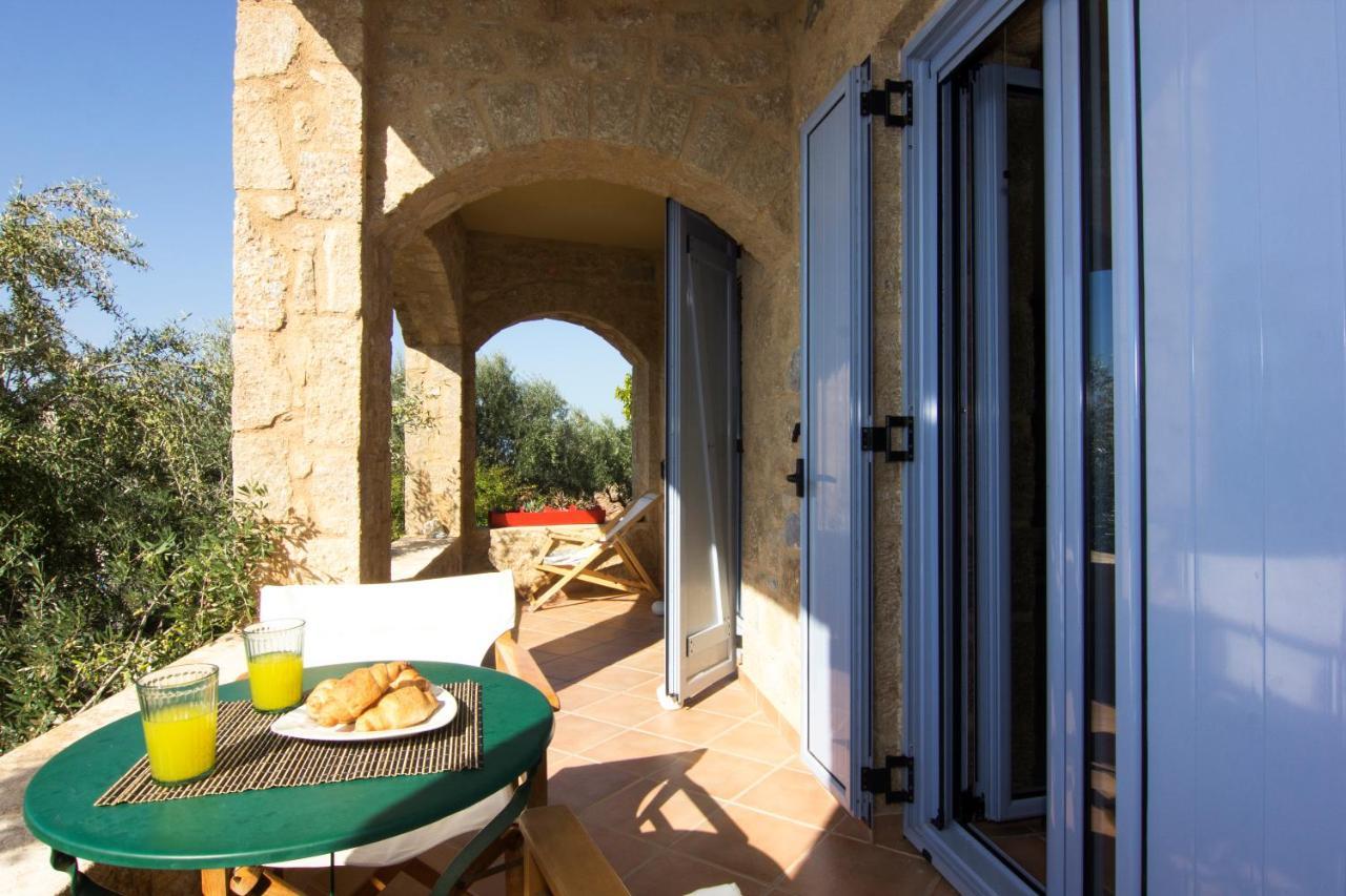 Orfea'S Place Riglia Exterior photo